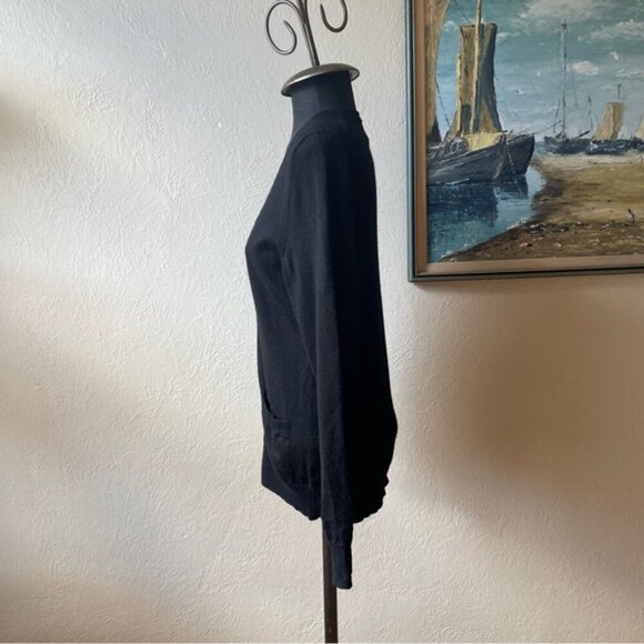 Lord and Taylor 100% merino wool black button up cardigan size medium - Picture 2 of 11